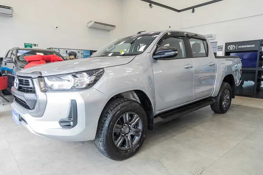 Toyota Hilux 2.8 D-4D TURBO DIESEL CD SR 4X4 AUTOMÁTICO