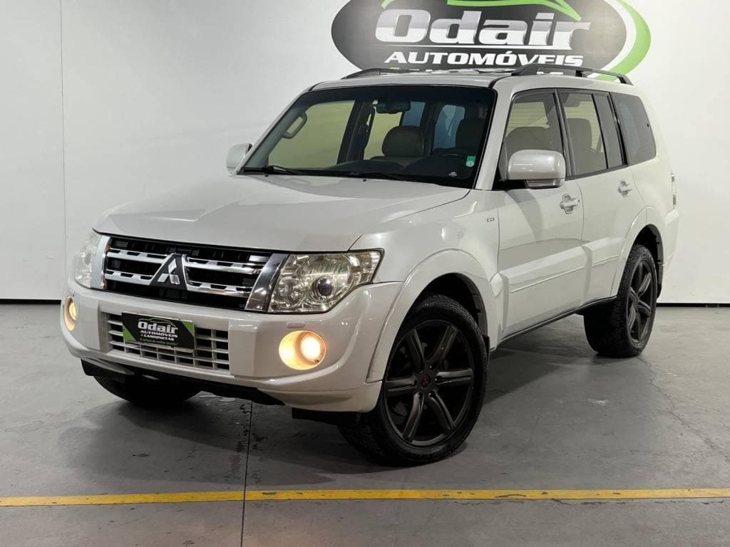 Mitsubishi Pajero HPE Full 3.2 4x4 T.I.Dies. 5p Aut