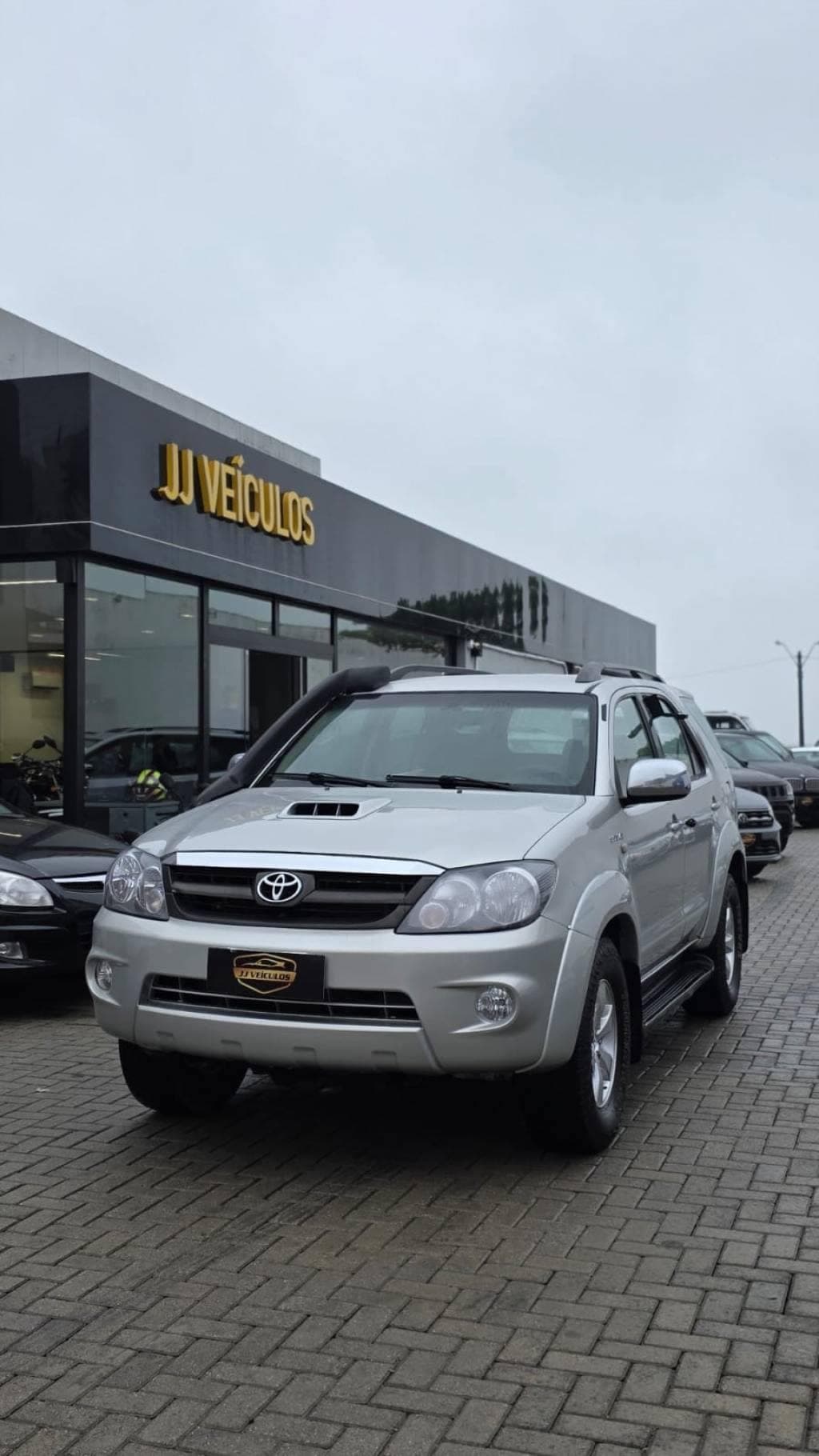 Toyota Hilux SW4 SRV D4-D 4x4 3.0 TDI Dies. Aut