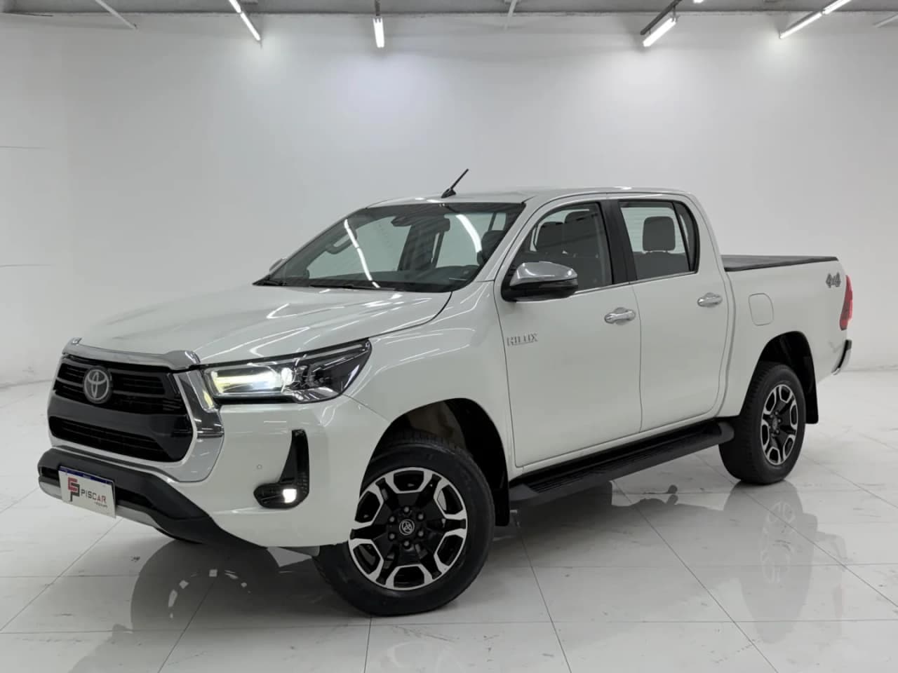 Toyota Hilux 2.8 D-4D TURBO DIESEL CD SRX 4X4 AUTOMÁTICO