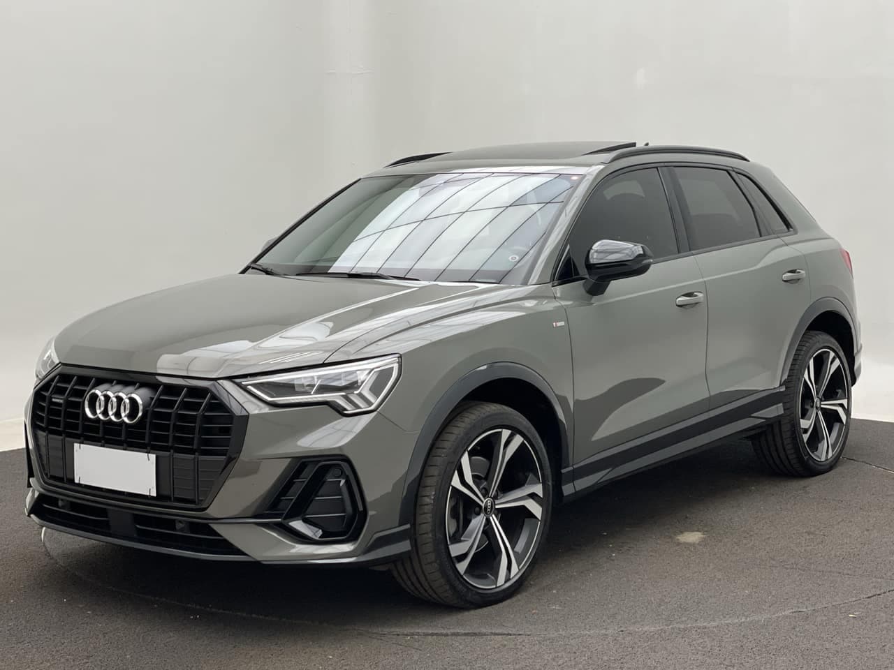 Audi Q3 Q3 Perf. Black 2.0 TFSI Tiptr. Quattro