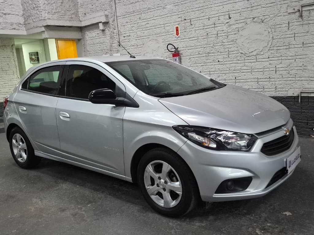 Chevrolet Onix Advantage 1.4 Automático