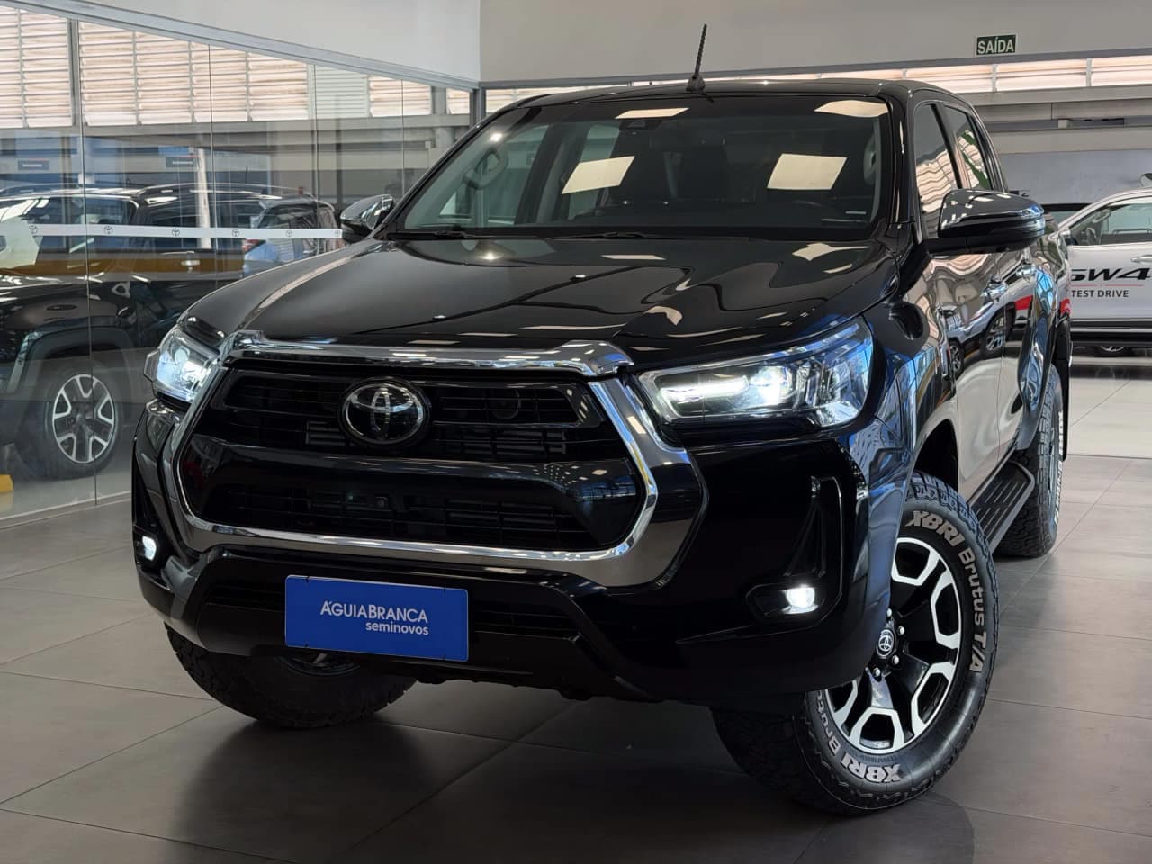 Toyota Hilux 2.8 D-4D TURBO DIESEL CD SRX 4X4 AUTOMÁTICO