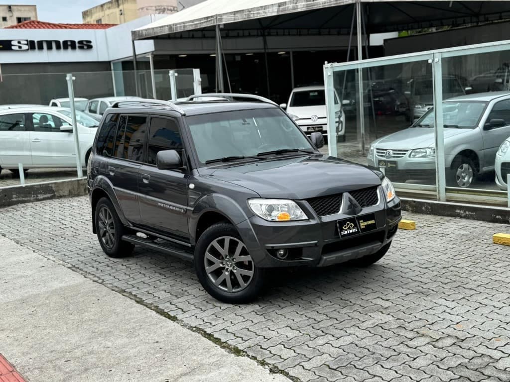 Mitsubishi Pajero TR4