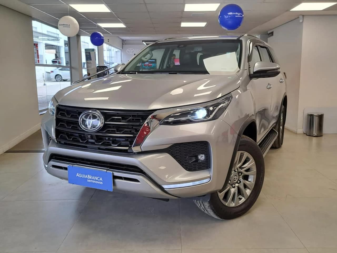 Toyota Hilux 2.8 D-4D TURBO DIESEL SRX 7L 4X4 AUTOMÁTICO