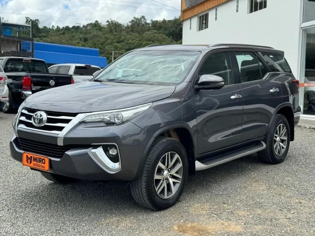 Toyota Hilux SW4 SRX 2019 7 Lugares
