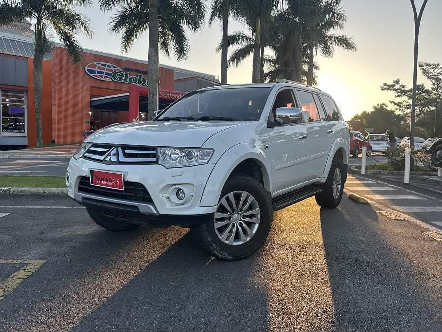 Mitsubishi Pajero 3.5 HPE 4X4 7 LUGARES V6 AUTOMÁTICO