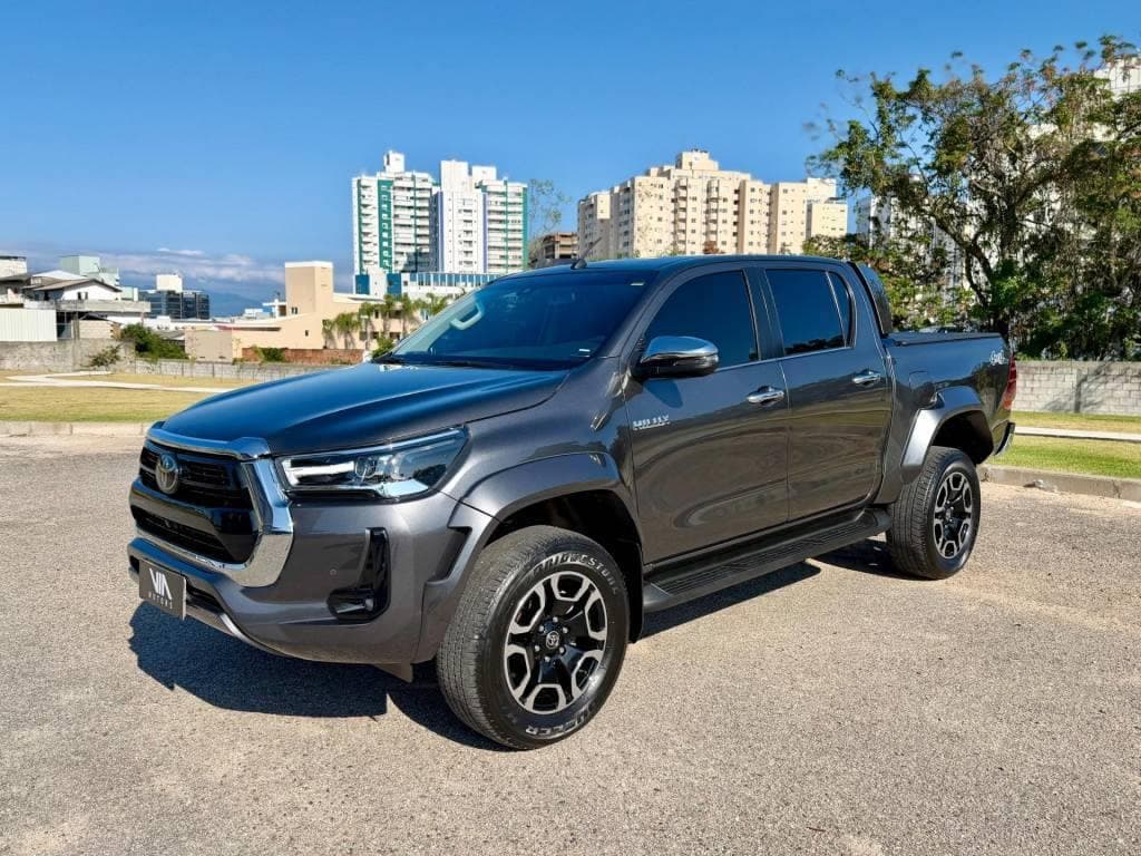 Toyota Hilux CD SRX Plus 4x4 2.8 TDI Die. Aut.