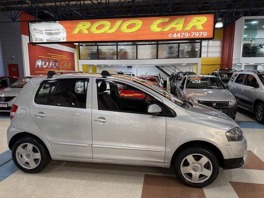 Volkswagen Fox 1.6 FLEX PLUS COMPLETO + AR CONDICIONADO IMPECAVEL