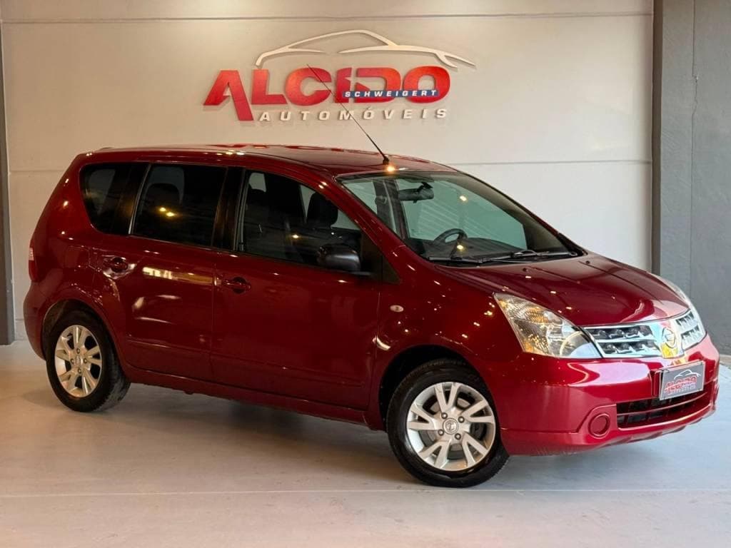 Nissan Livina 18S
