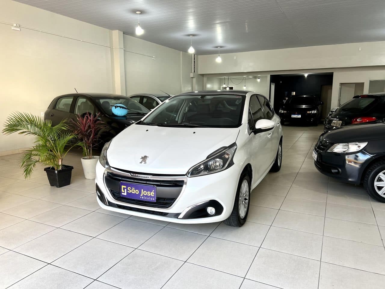 Peugeot 208 Allure 1.2 Flex 12V 5p Mec.