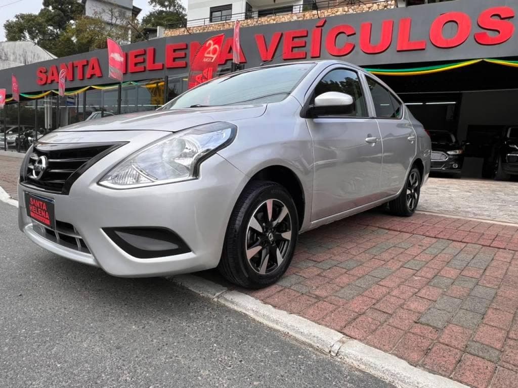 Nissan Versa 10
