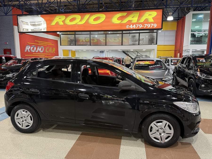 Chevrolet Onix 1.0 FLEX JOYE COMPLETO PNEUS NOVOS IMPECAVEL