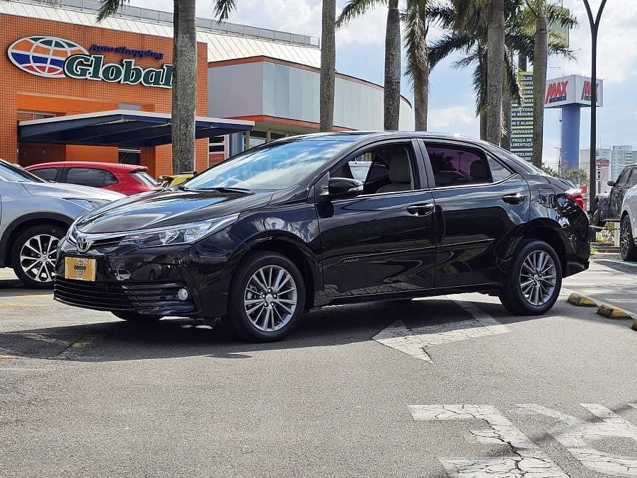 Toyota Corolla 1.8 GLI UPPER CVT+COURO+MULTIMÍDIA E 44.000KM