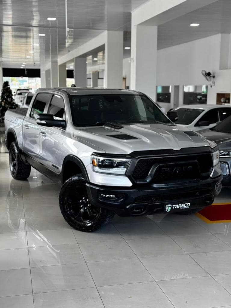 RAM 1500 REBEL 5.7 HEMI CD V8 4x4 Aut.