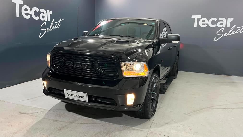 Ram Classic 5.7 V8 Gasolina Laramie Cd 4x4 Automatico 5.6 4p 2022