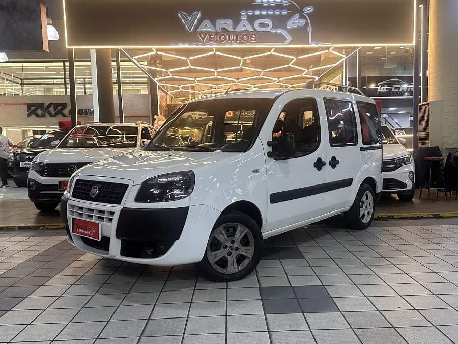 Fiat Doblo DOBLÒ 1.8 ESSENCE - MANUAL - FLEX - 7 LUGARES