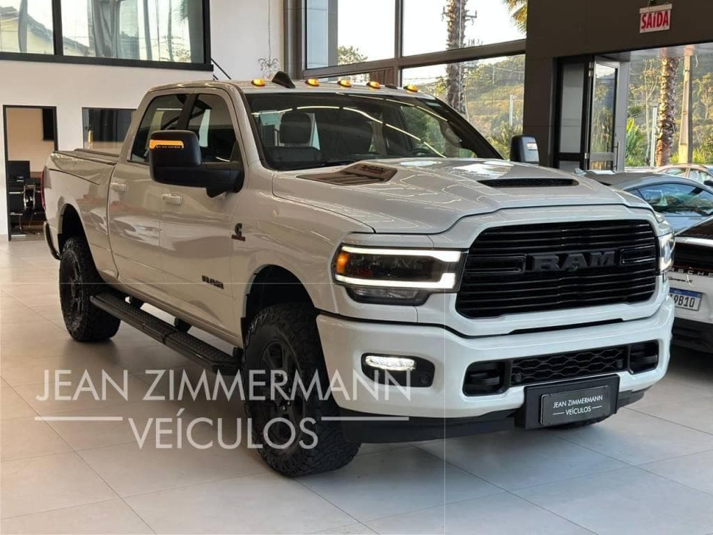 RAM 2500 LARAM. 6.7 NIGHT ED. TB CD 4x4 Die.