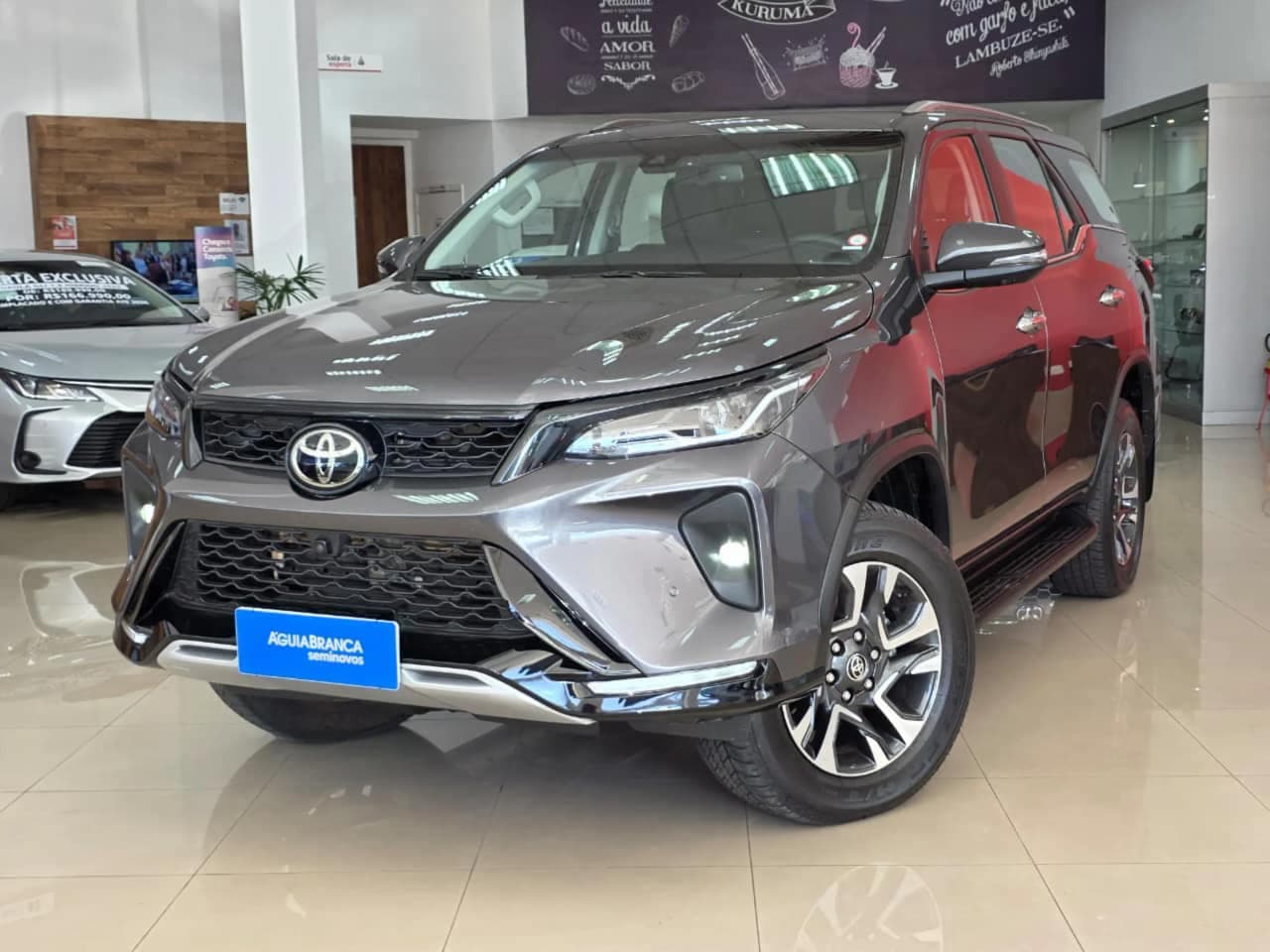 Toyota Hilux 2.8 D-4D TURBO DIESEL SRX PLATINUM 4X4 AUTOMÁTICO