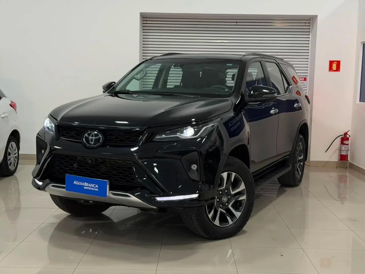Toyota Hilux 2.8 D-4D TURBO DIESEL SRX PLATINUM 4X4 AUTOMÁTICO