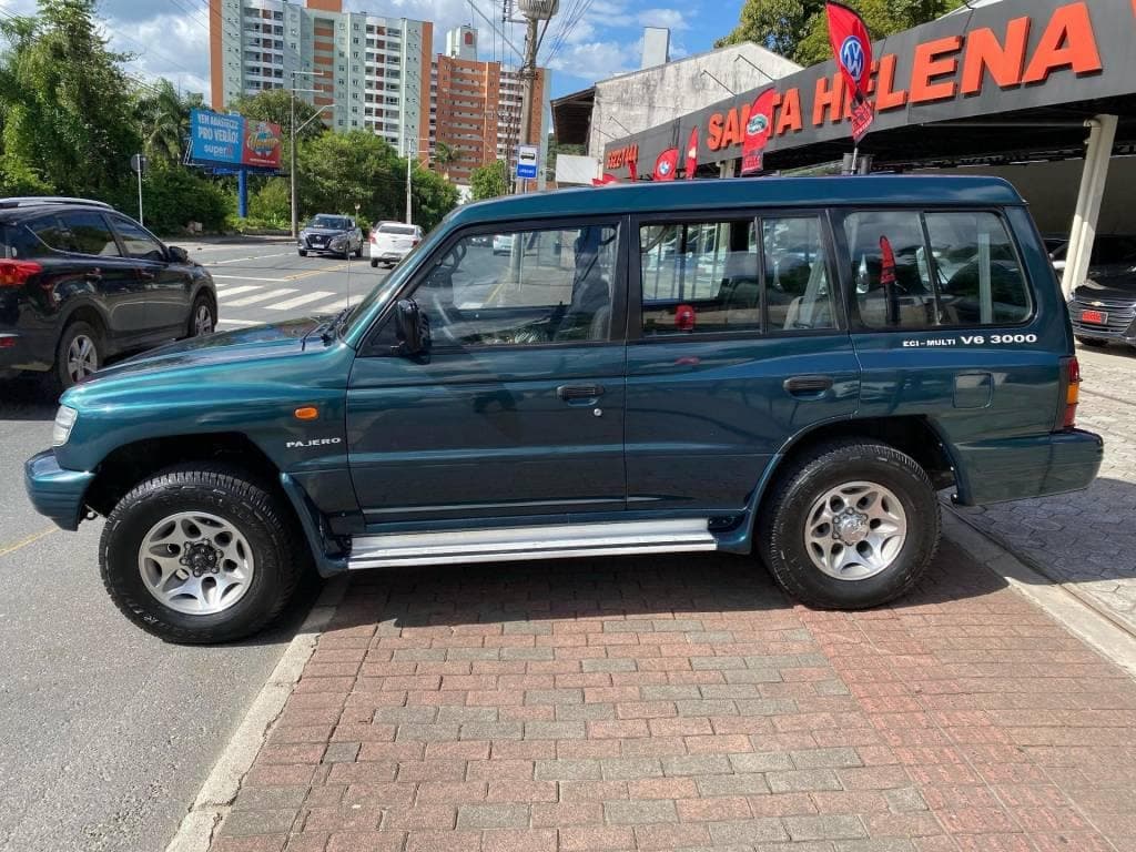 Mitsubishi Pajero -B 10L