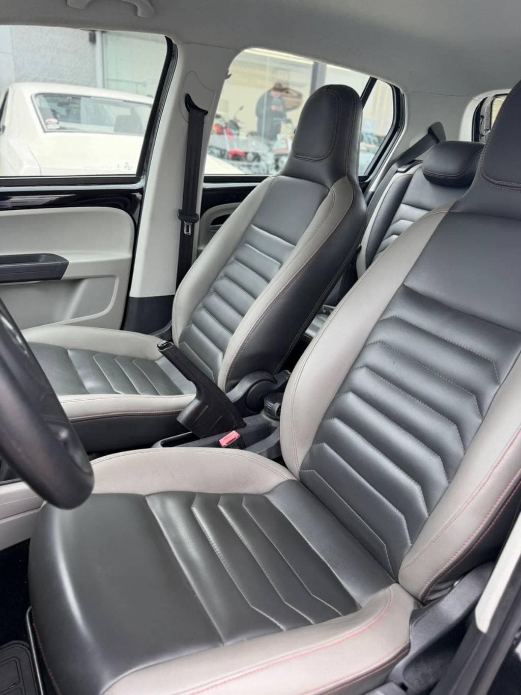 Volkswagen Up up! move 1.0 TSI Total Flex 12V 5p