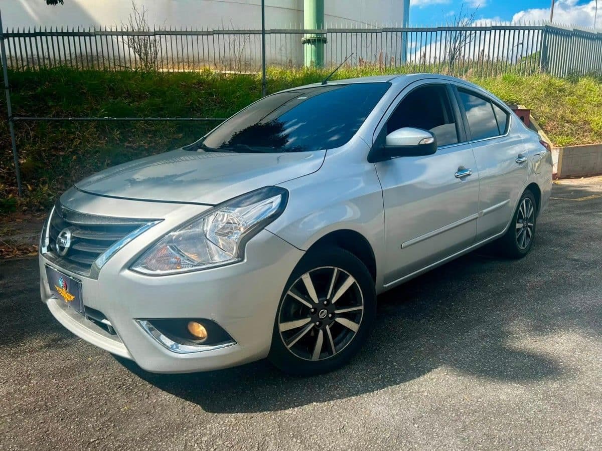 Nissan Versa 1.6 16V FLEXSTART SL 4P XTRONIC