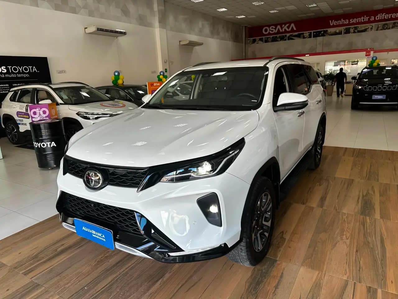 Toyota Hilux 2.8 D-4D TURBO DIESEL SRX PLATINUM 7L 4X4 AUTOMÁTICO