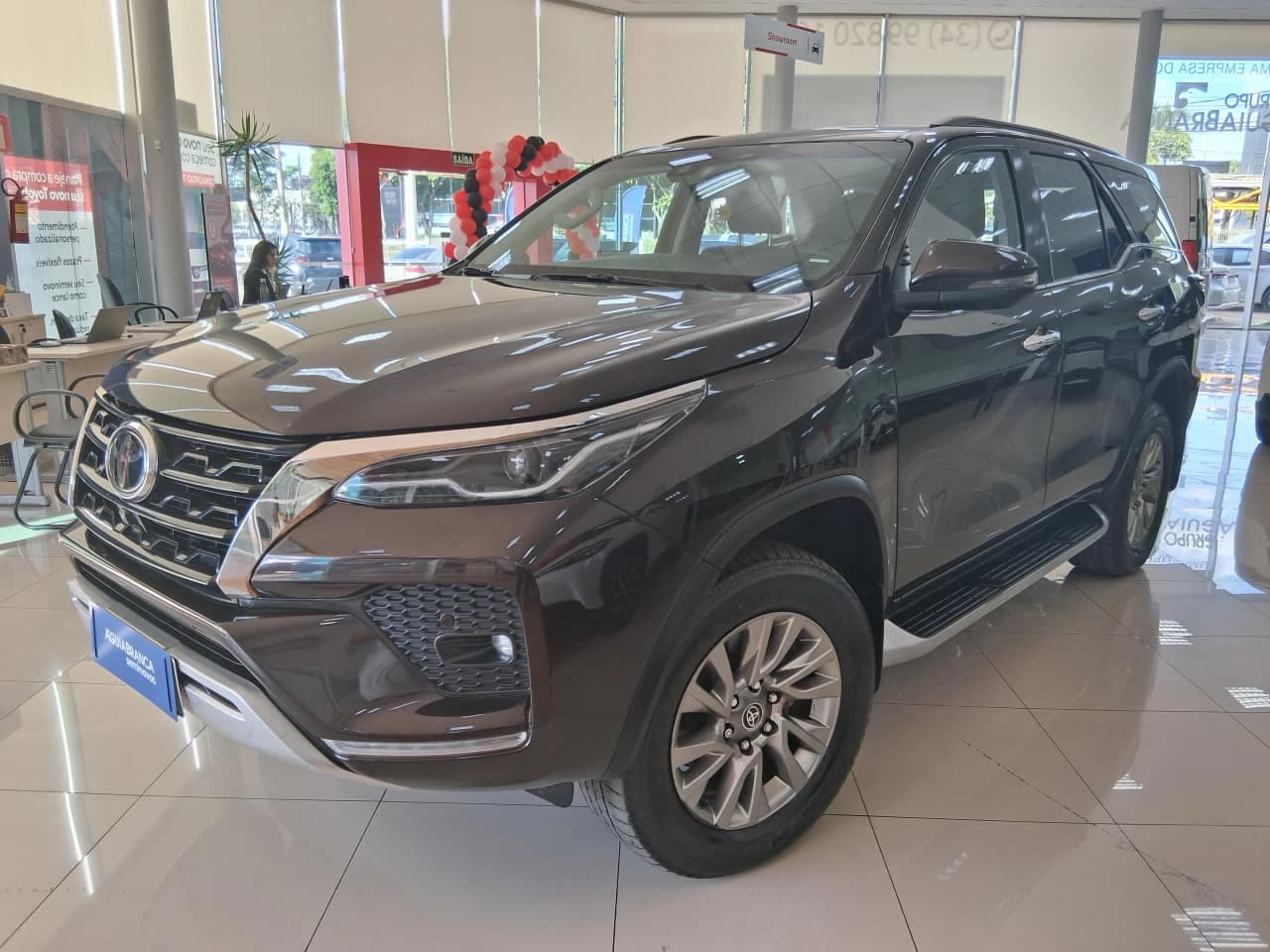 Toyota Hilux 2.8 D-4D TURBO DIESEL SRX 7L 4X4 AUTOMÁTICO