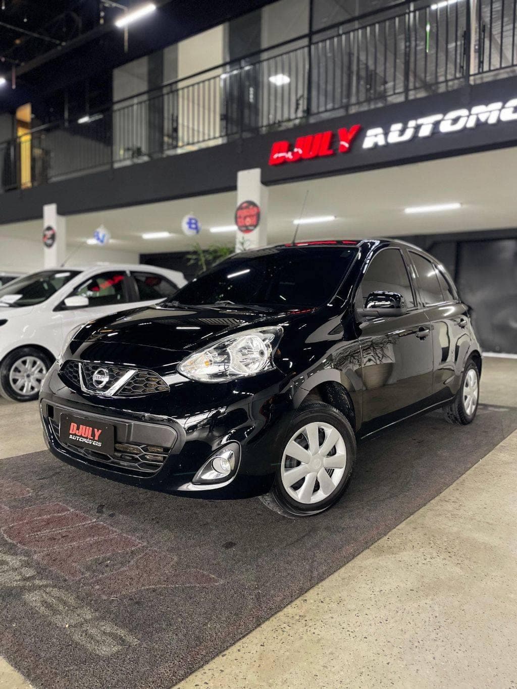 Nissan March S 1.0 12V Flex 5p