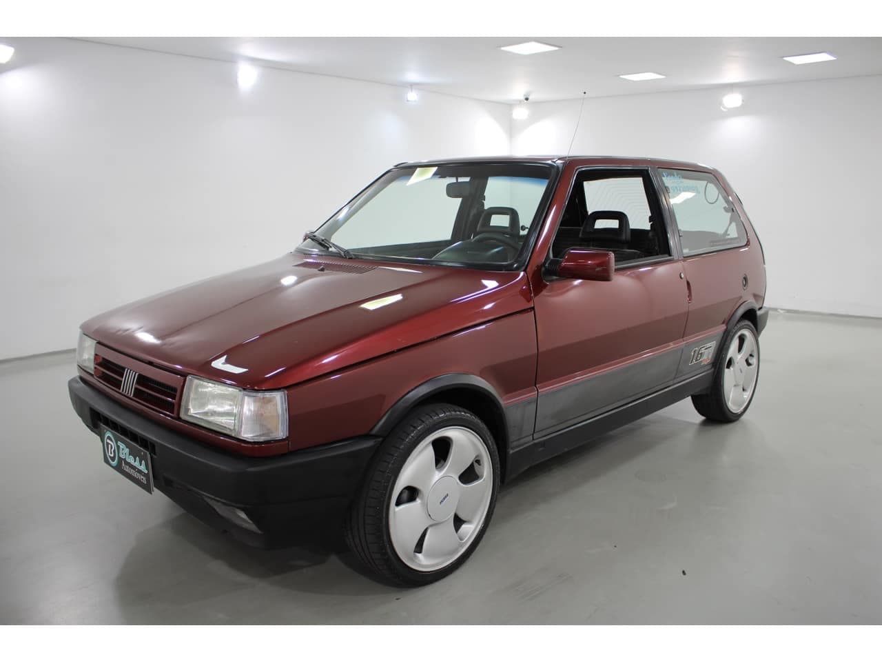 Fiat Uno 1.6 R 8V GASOLINA 2P MANUAL
