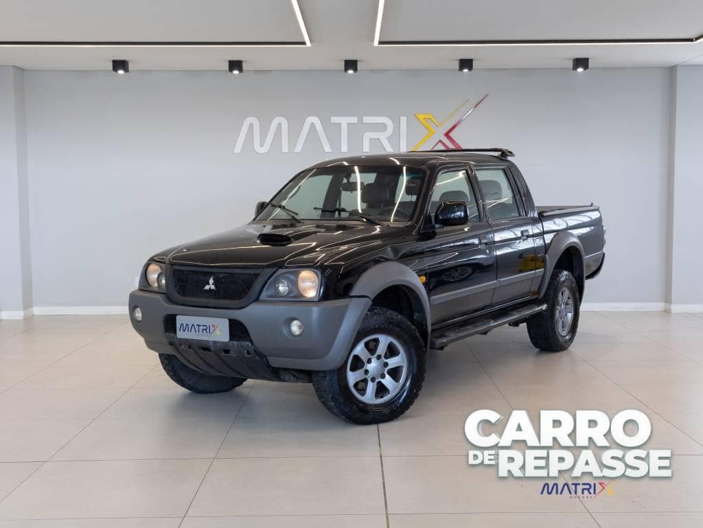 Mitsubishi L200 OUTDOOR HPE 4X4 CD T. DIESEL MEC.
