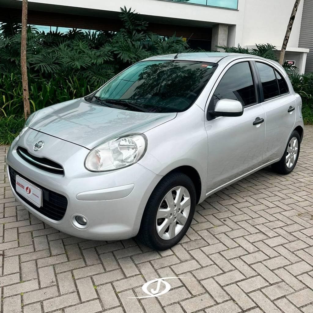 Nissan March SV 1.6 16V Flex Fuel