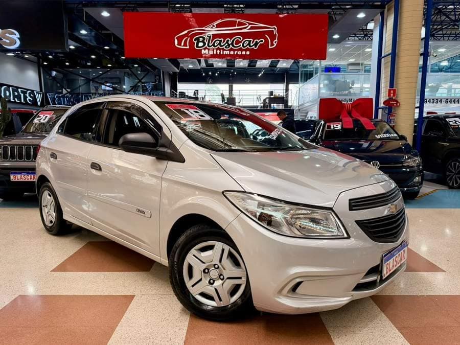 Chevrolet Onix JOY 1.0 COMPLETO BAIXA KM SUPER ECONOMICO