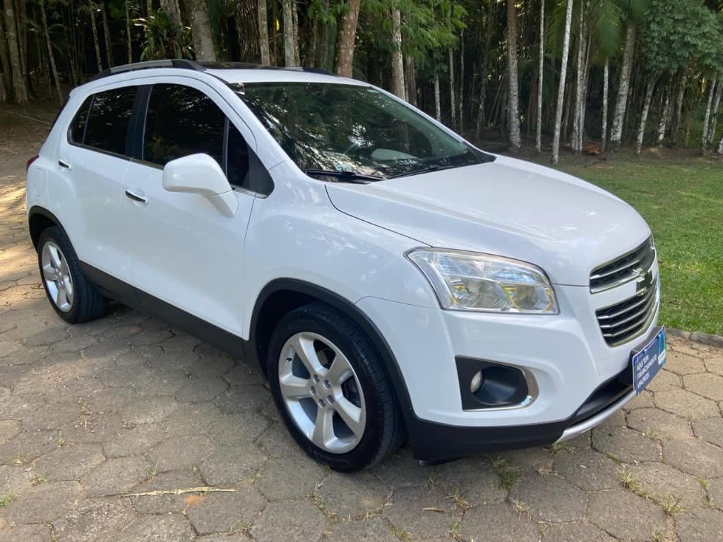 Chevrolet Tracker LTZ 1.8 com teto Solar