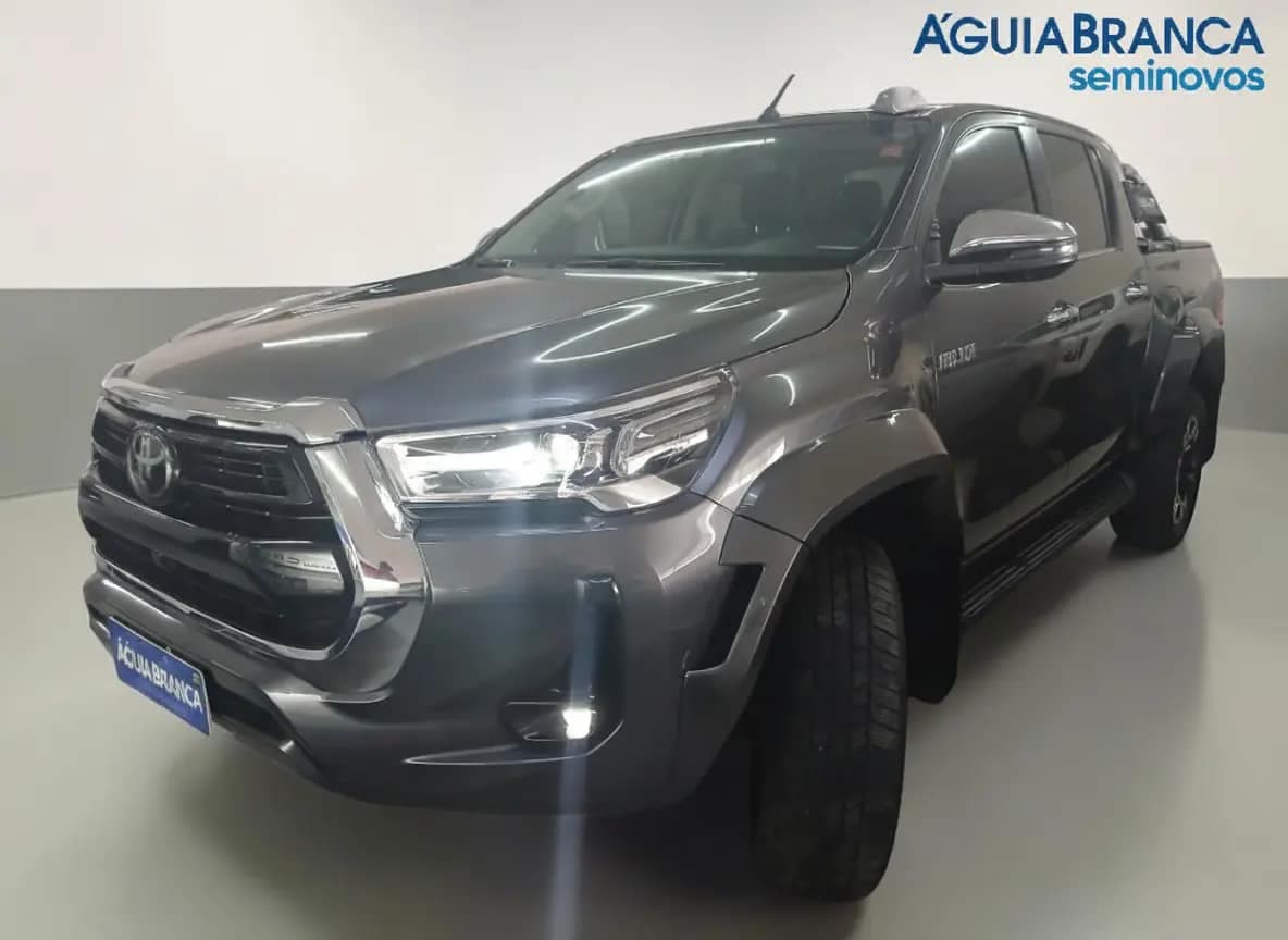 Toyota Hilux 2.8 D-4D TURBO DIESEL CD SRX PLUS 4X4 AUTOMÁTICO