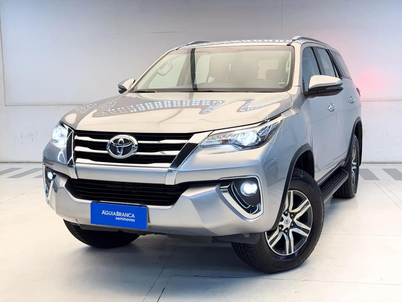 Toyota Hilux 2.7 SRV 7 LUGARES 4X2 16V FLEX 4P AUTOMÁTICO