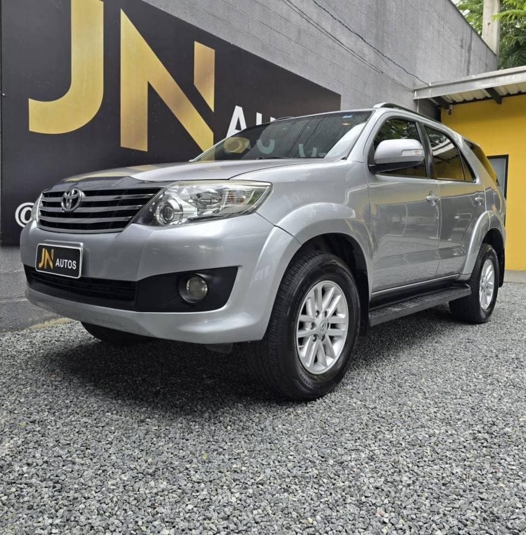Toyota Hilux SR 4x2 2.7/ 2.7 Flex 16V Aut.
