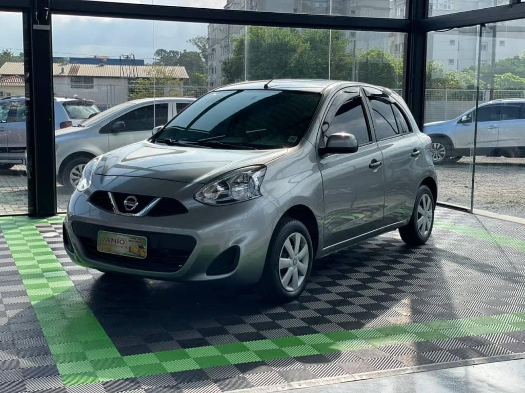 Nissan March 1.0 S