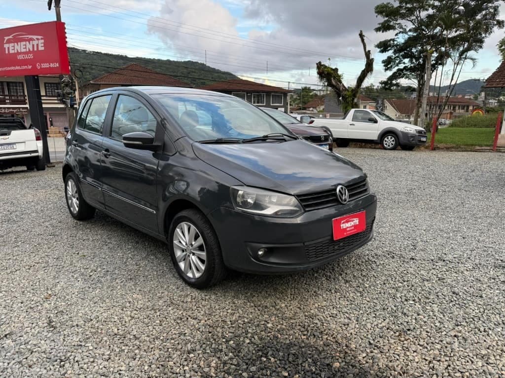Volkswagen Fox 1.6 prime automático