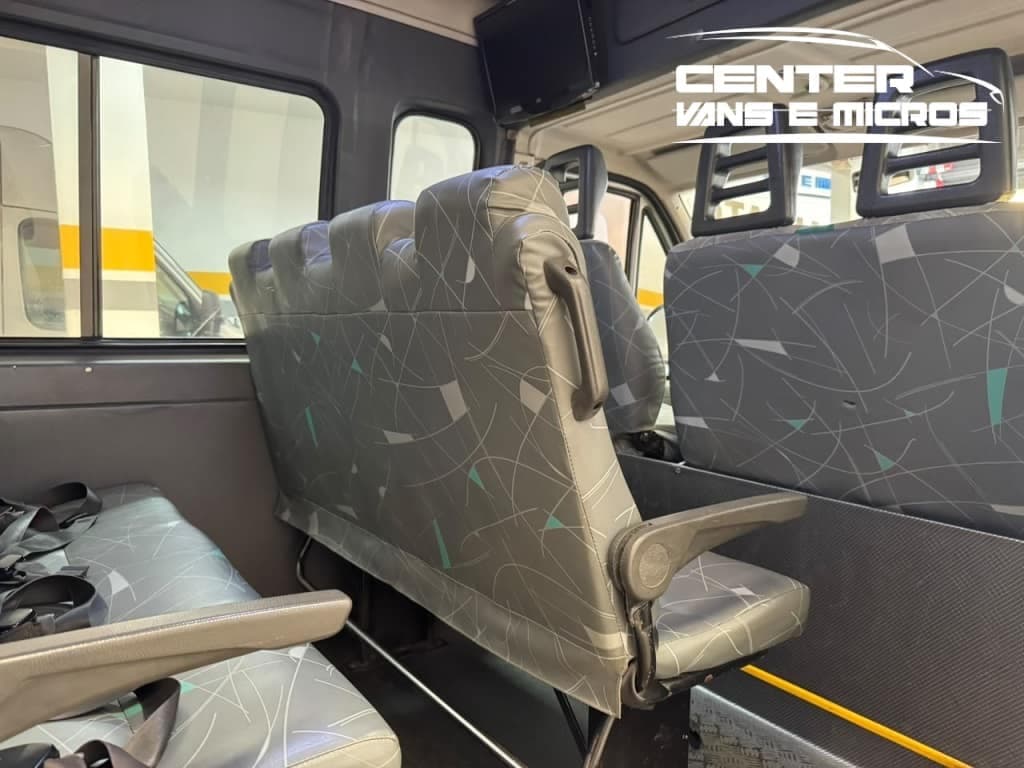 Fiat Ducato 2.3 MINIBUS TETO ALTO 16V TURBO DIESEL 3P MANUAL