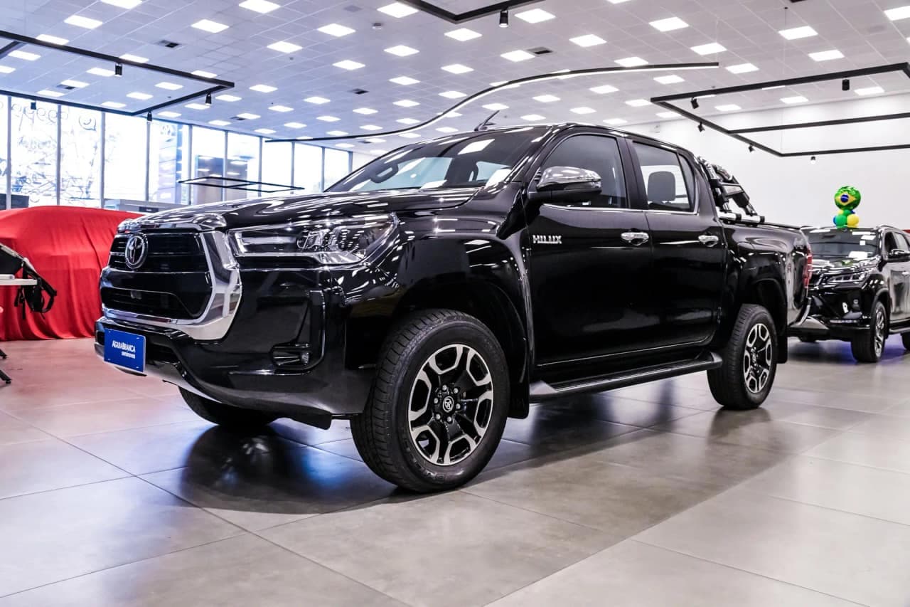 Toyota Hilux 2.8 D-4D TURBO DIESEL CD SRX 4X4 AUTOMÁTICO