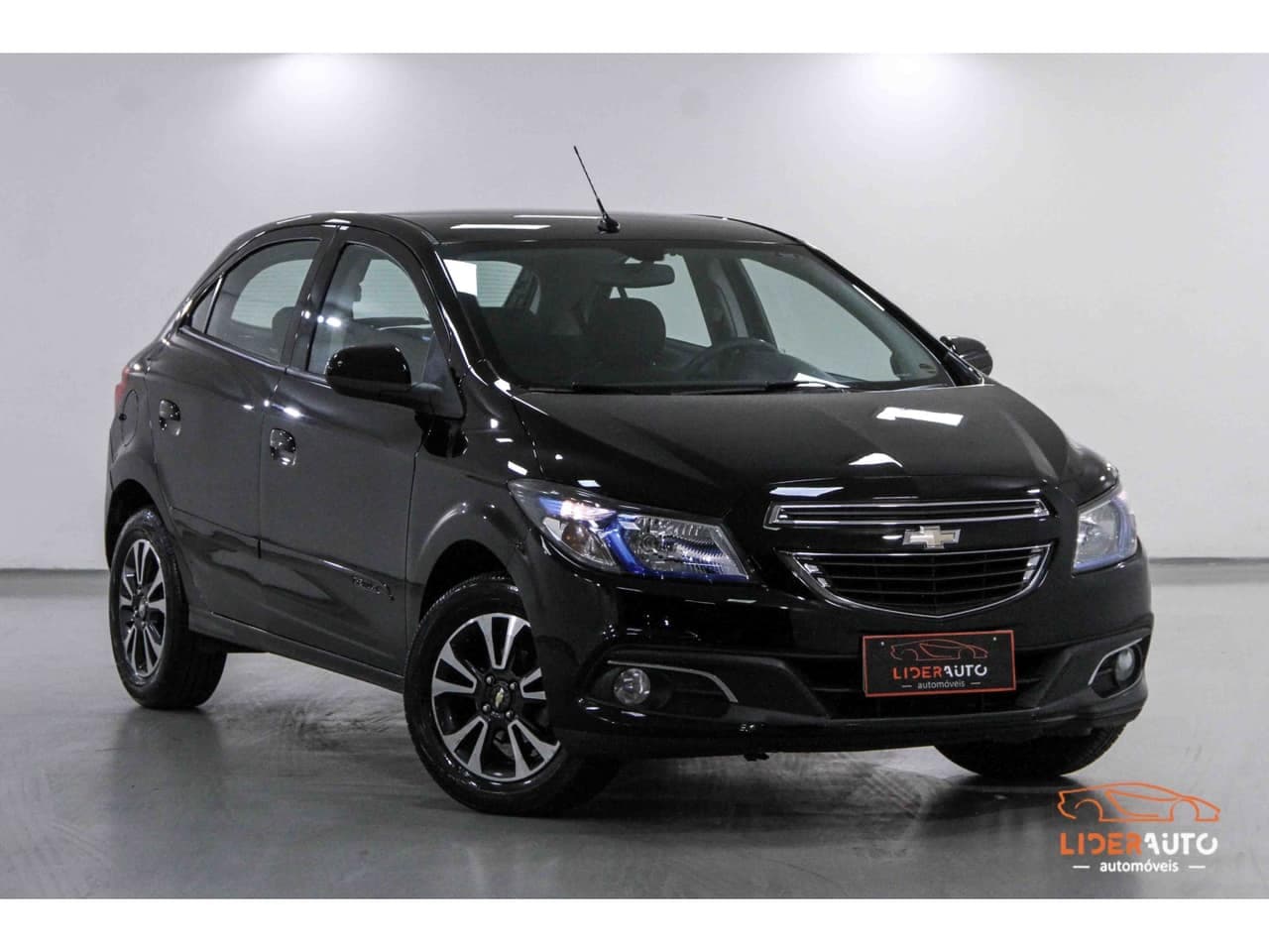 Chevrolet Onix 1.4 MPFI LTZ 8V FLEX 4P MANUAL