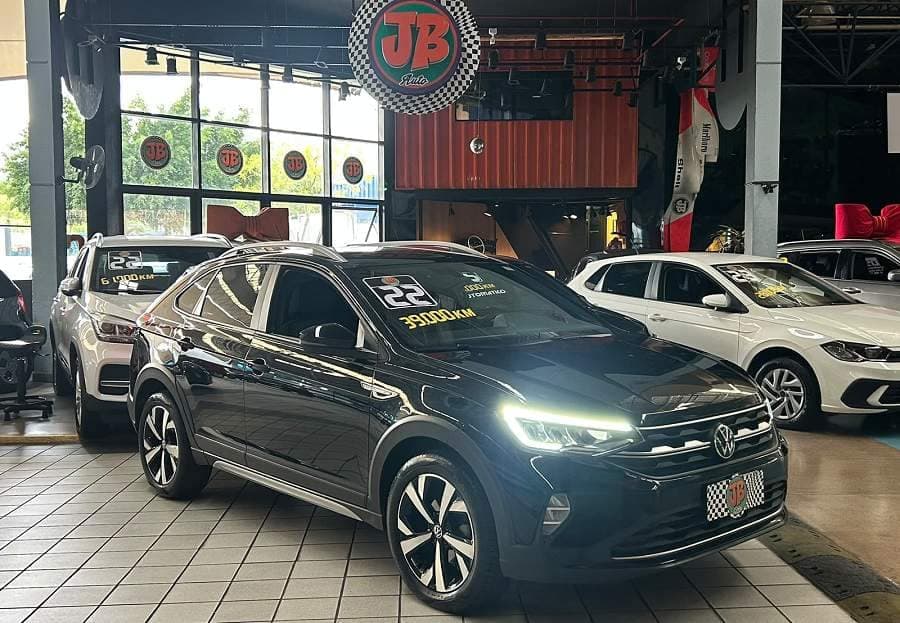 Volkswagen Nivus HIGHLINE 1.0 200 TSI FLEX AUTOMÁTICO / BAIXA KM