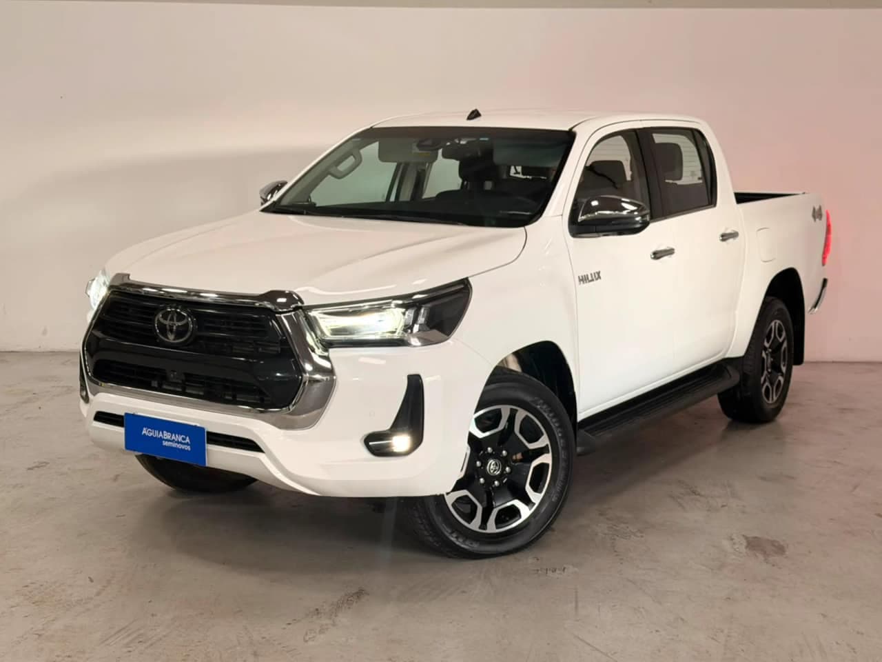Toyota Hilux 2.8 D-4D TURBO DIESEL CD SRX 4X4 AUTOMÁTICO