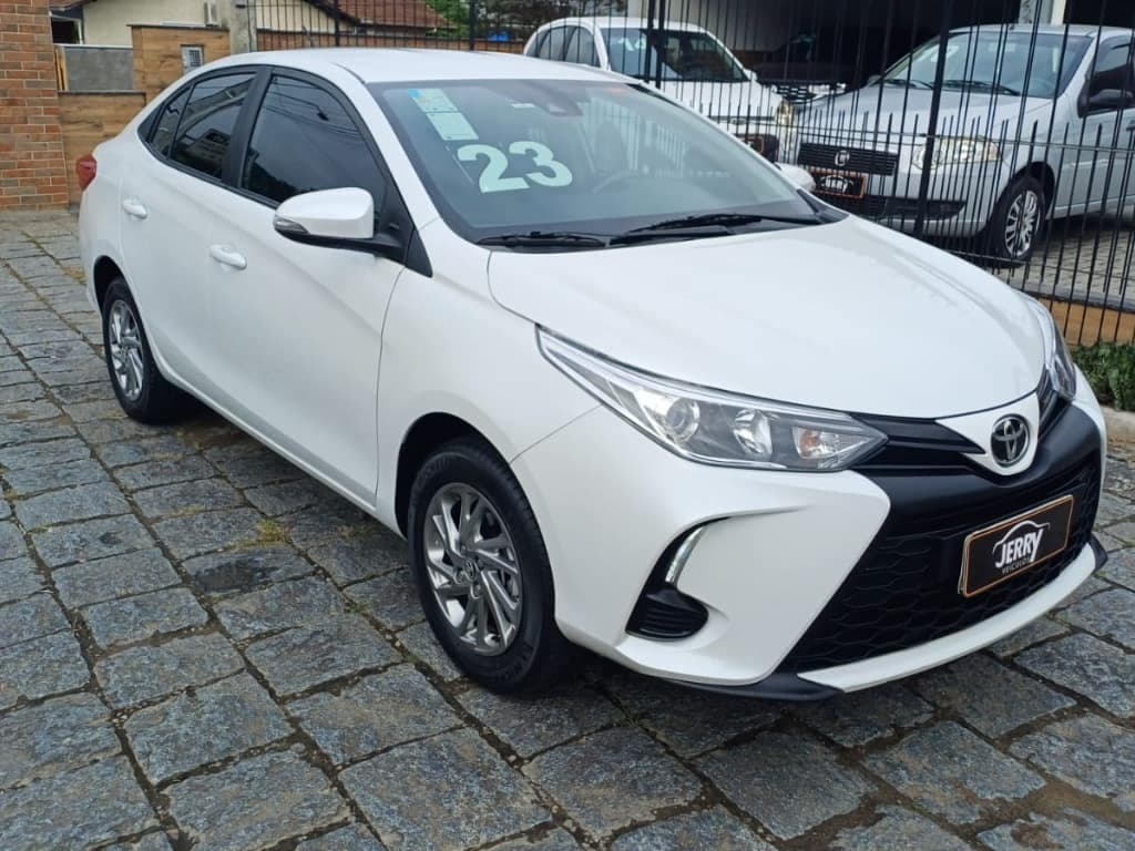 Toyota Yaris SEDAN XS 1.5