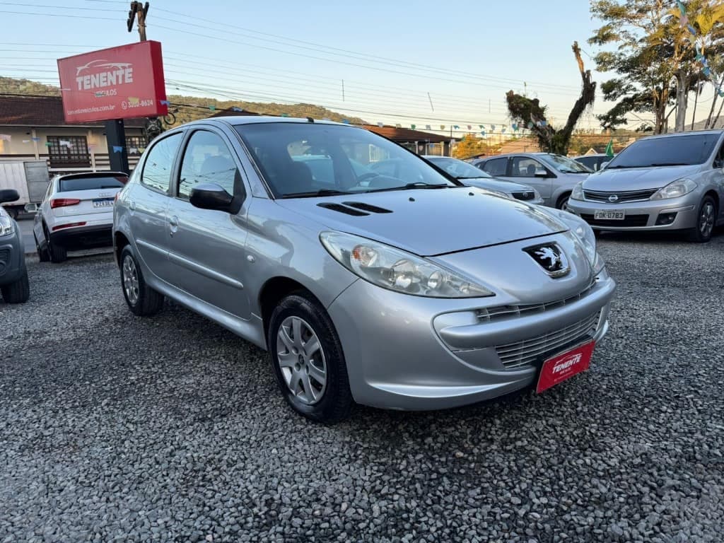 Peugeot 207 1.4 XR completo