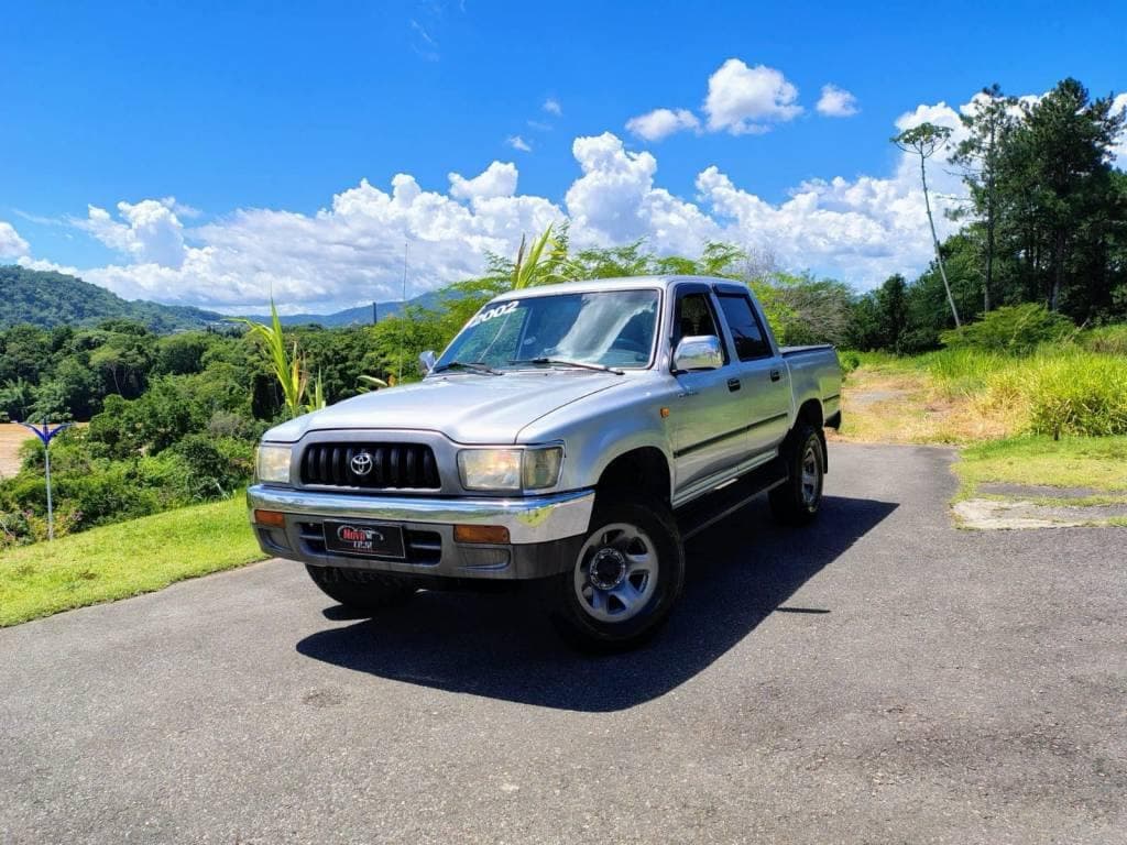 Toyota Hilux CD SRV 4x2 3.0 8V 90cv Diesel