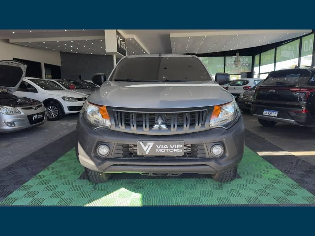 Mitsubishi L200 2.4 TRI. SPORT . GL 4X4 DIESEL 16V