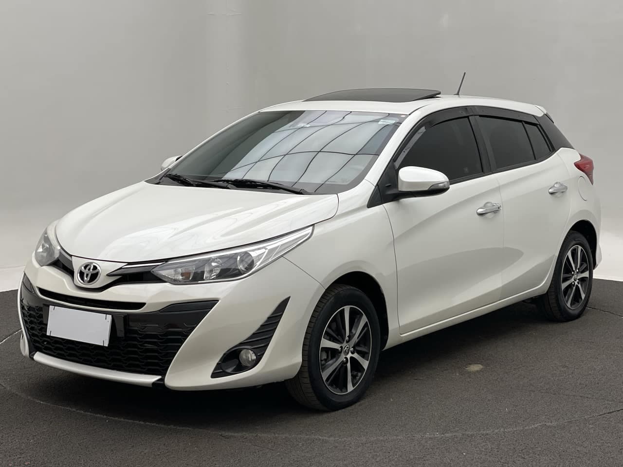 Toyota Yaris YARIS XLS Sedan 1.5 Flex 16V 4p Aut.